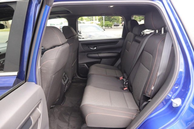 Honda CR-V Hybrid Vehicle Image 09