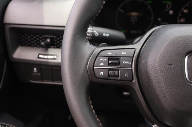 Honda CR-V Hybrid Vehicle Image 11