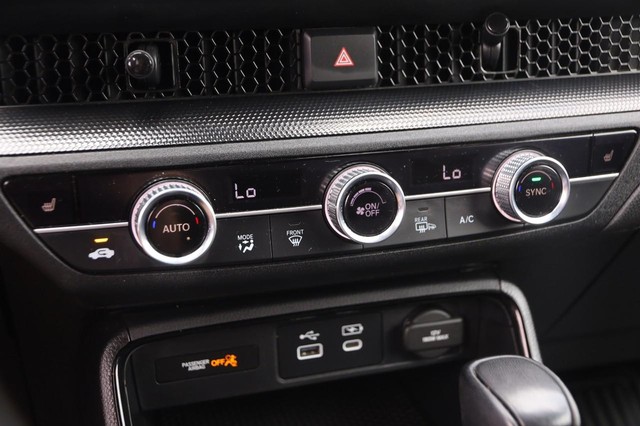 Honda CR-V Hybrid Vehicle Image 17