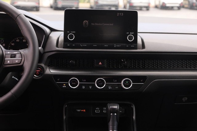 Honda CR-V Hybrid Vehicle Image 24
