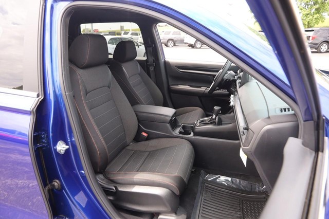 Honda CR-V Hybrid Vehicle Image 26