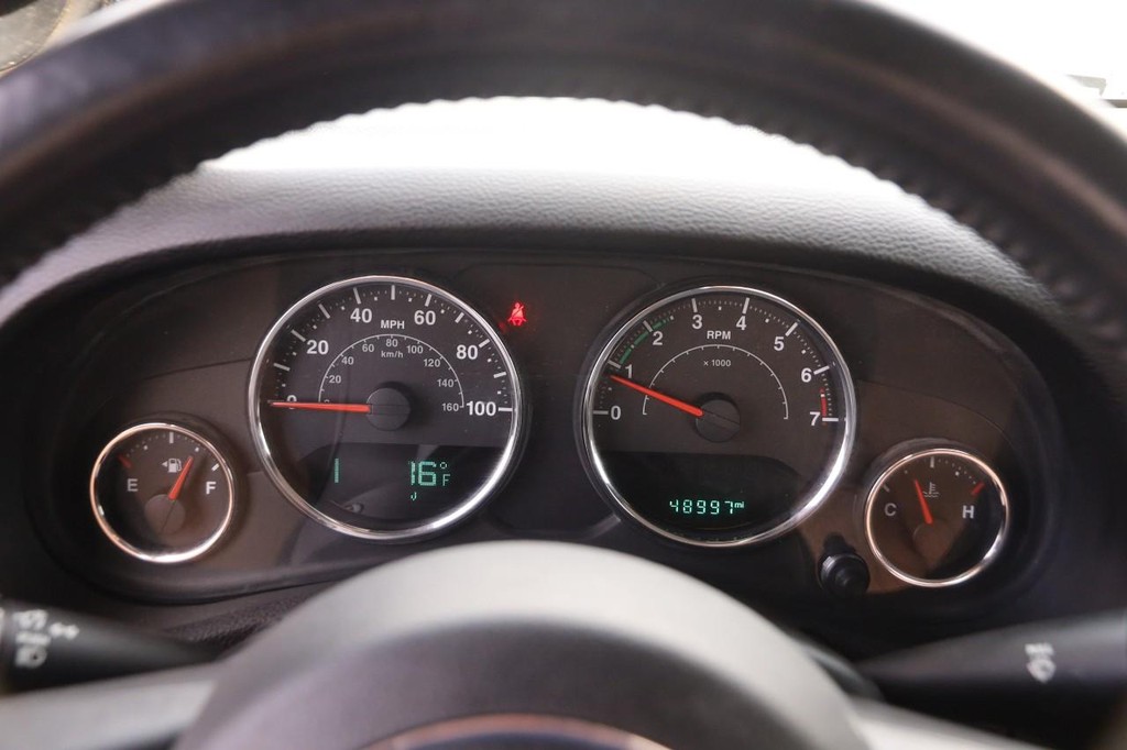 Jeep Wrangler Vehicle Full-screen Gallery Image 12