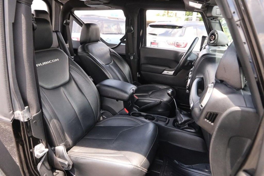 Jeep Wrangler Vehicle Full-screen Gallery Image 22