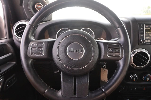 Jeep Wrangler Vehicle Image 09