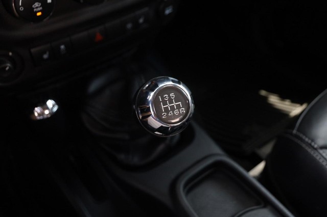 Jeep Wrangler Vehicle Image 15