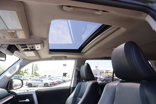 Toyota 4Runner Vehicle Image 08