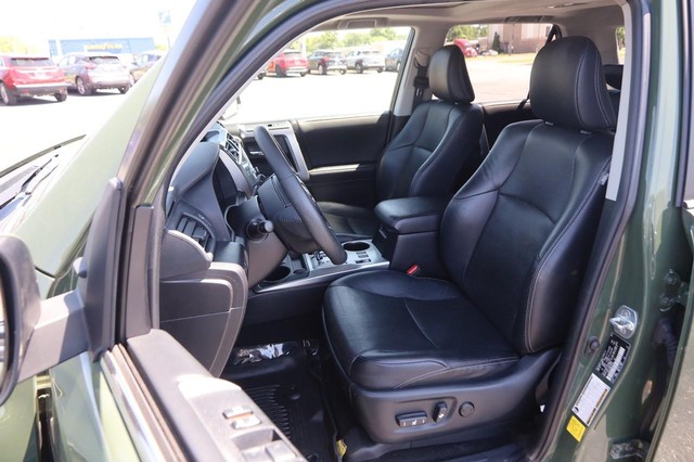 Toyota 4Runner Vehicle Image 09