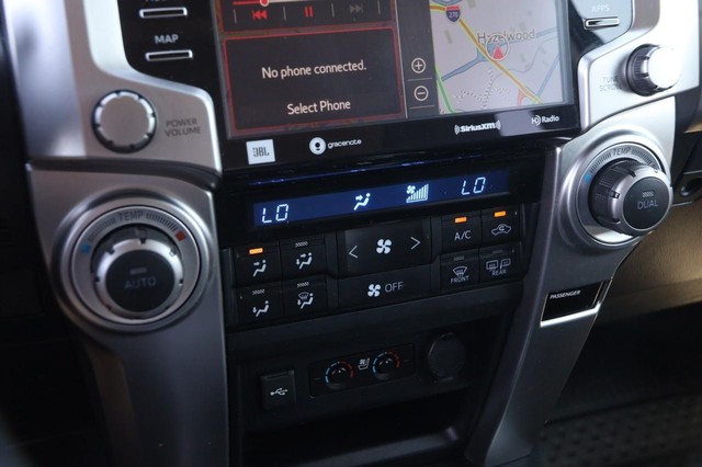 Toyota 4Runner Vehicle Image 18