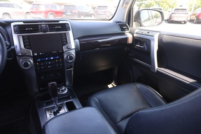 Toyota 4Runner Vehicle Image 24