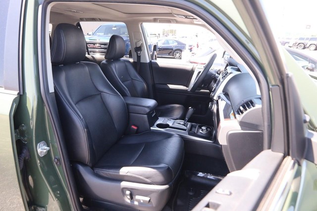 Toyota 4Runner Vehicle Image 25