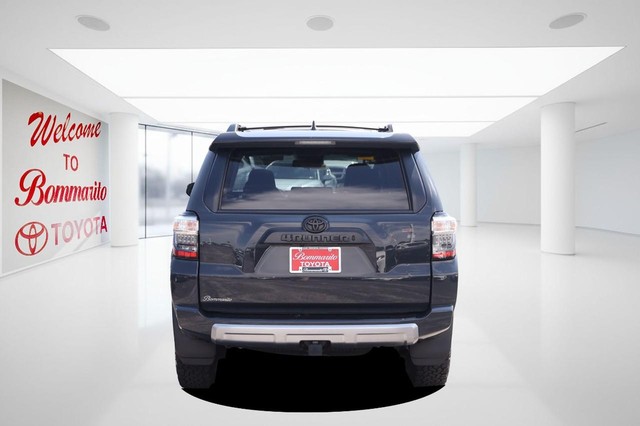 Toyota 4Runner Vehicle Image 06
