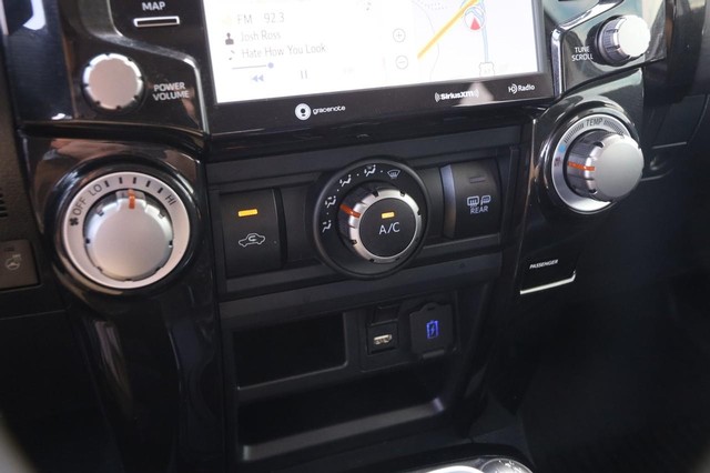 Toyota 4Runner Vehicle Image 17