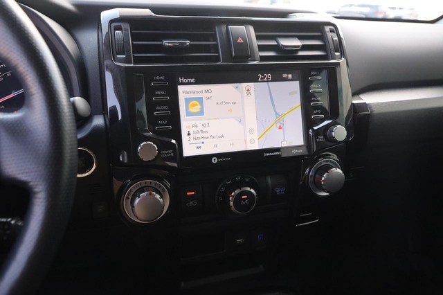 Toyota 4Runner Vehicle Image 19