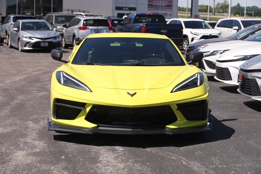 Chevrolet Corvette Vehicle Full-screen Gallery Image 04