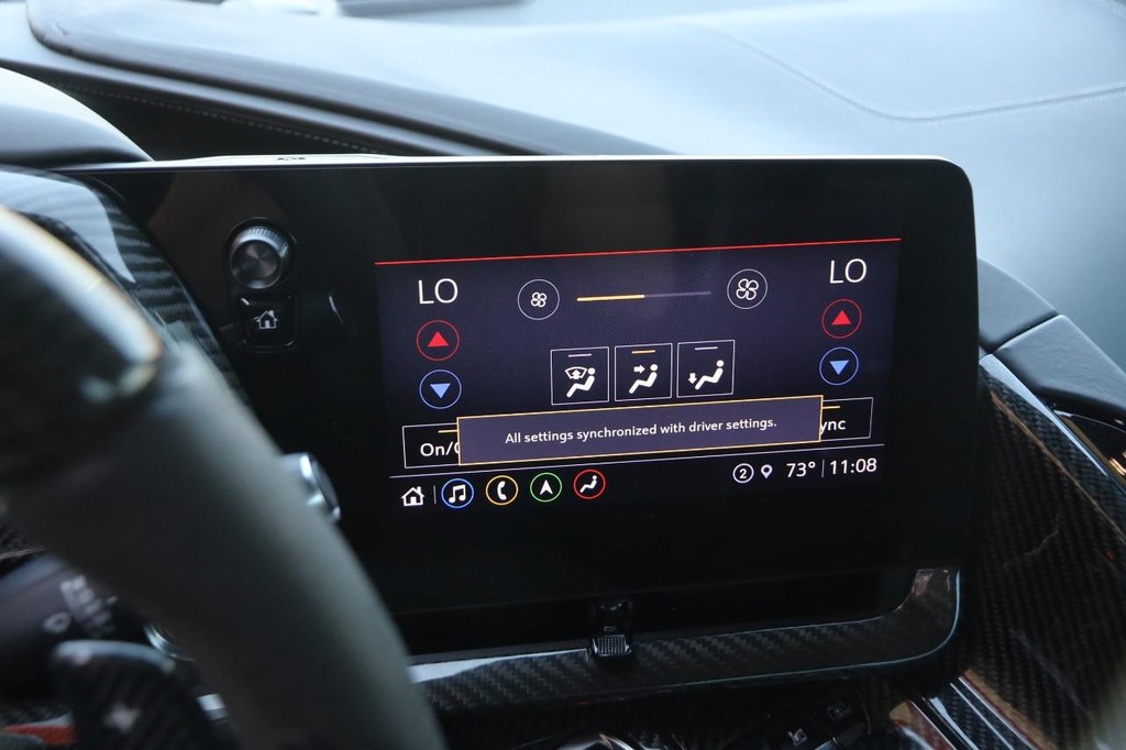 Chevrolet Corvette Vehicle Full-screen Gallery Image 19