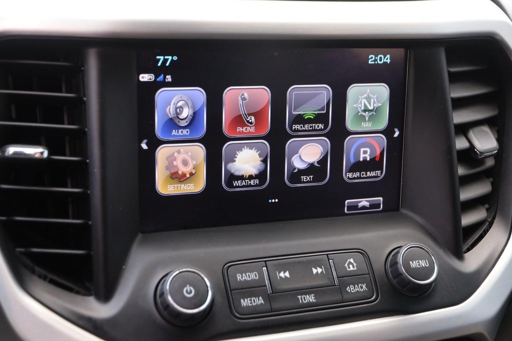 GMC Acadia Vehicle Full-screen Gallery Image 18