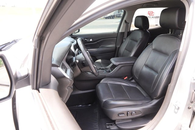 GMC Acadia Vehicle Image 09