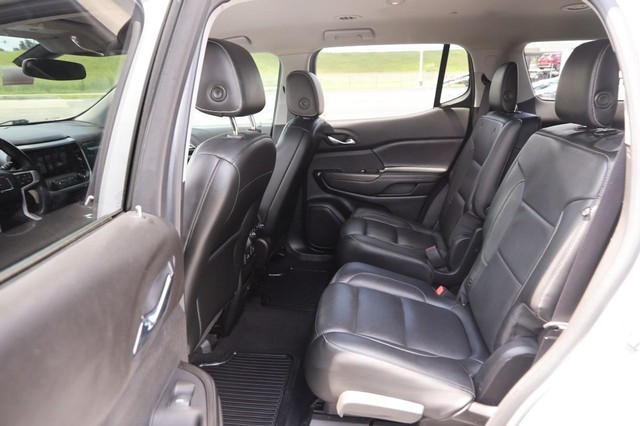 GMC Acadia Vehicle Image 10