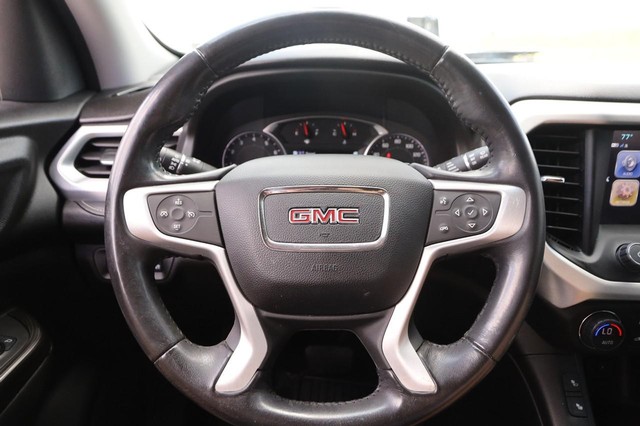 GMC Acadia Vehicle Image 12