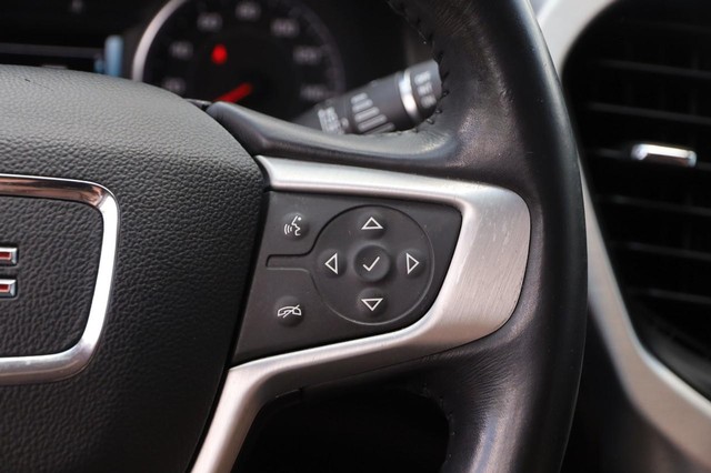 GMC Acadia Vehicle Image 14