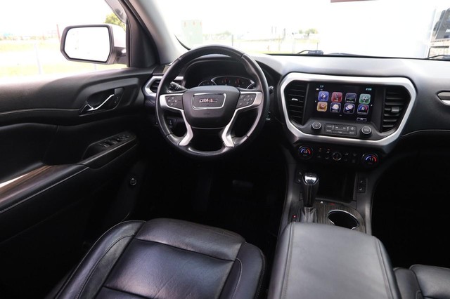 GMC Acadia Vehicle Image 25