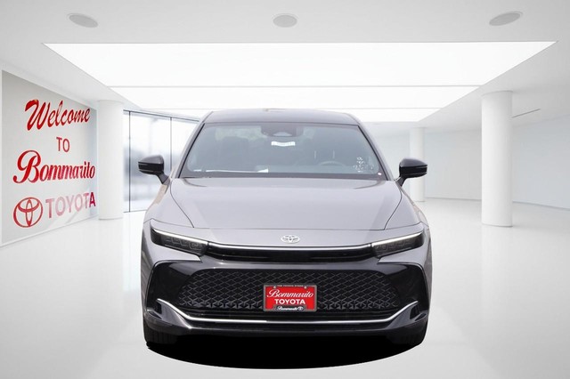 Toyota Crown Vehicle Image 04