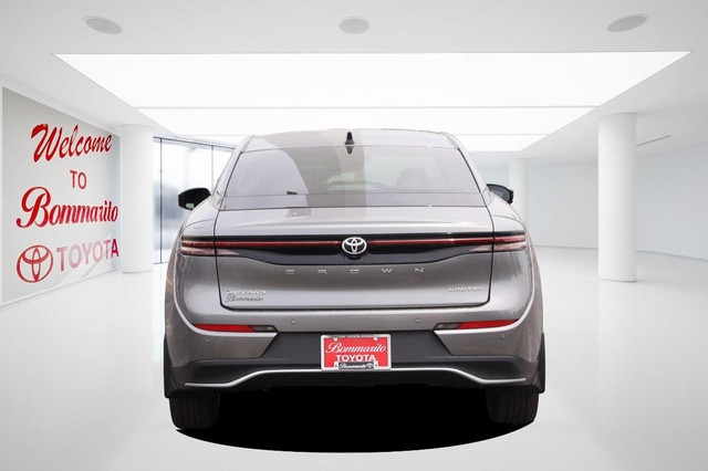 Toyota Crown Vehicle Image 06