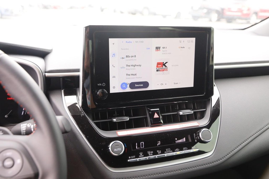 Toyota COROLLA HB Vehicle Full-screen Gallery Image 16