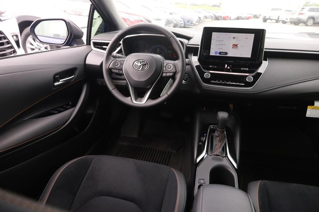 Toyota COROLLA HB Vehicle Full-screen Gallery Image 24