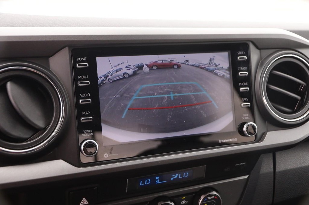 Toyota Tacoma 4WD Vehicle Full-screen Gallery Image 16