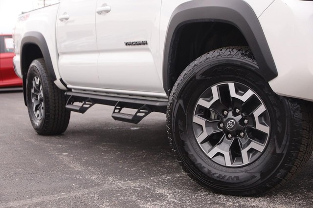 Toyota Tacoma 4WD Vehicle Image 03