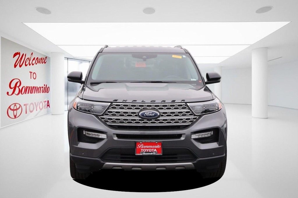Ford Explorer Vehicle Full-screen Gallery Image 04