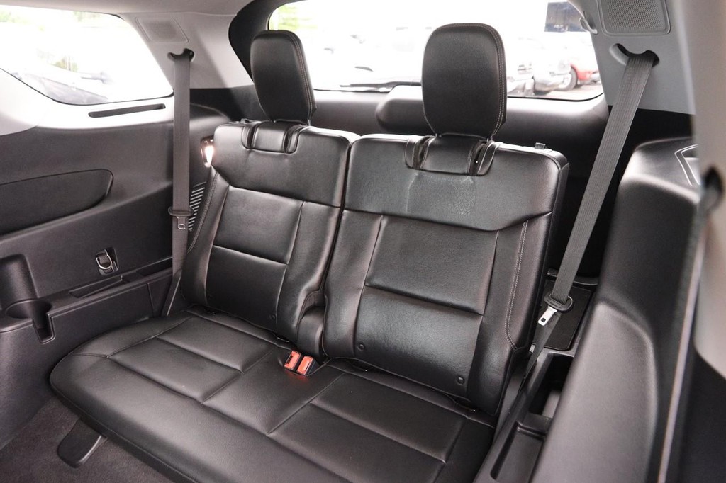 Ford Explorer Vehicle Full-screen Gallery Image 11