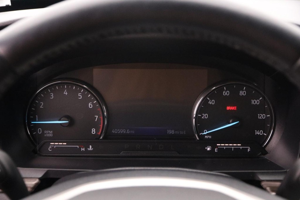 Ford Explorer Vehicle Full-screen Gallery Image 15
