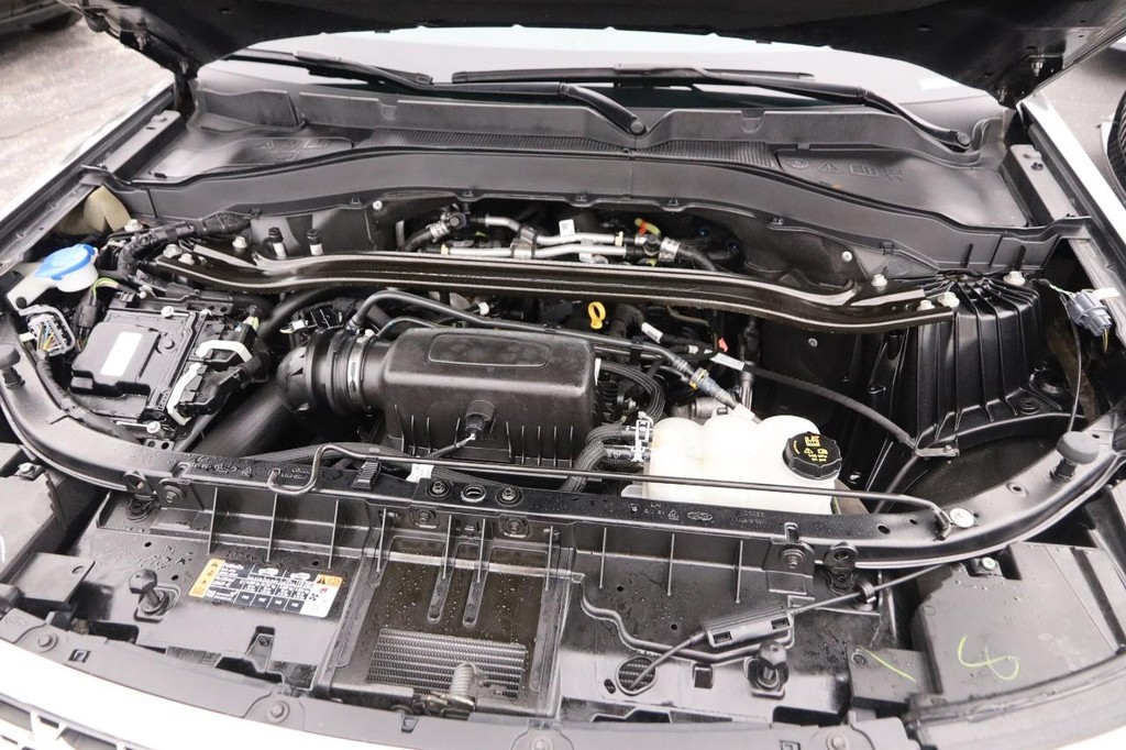 Ford Explorer Vehicle Full-screen Gallery Image 30