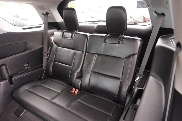 Ford Explorer Vehicle Image 11