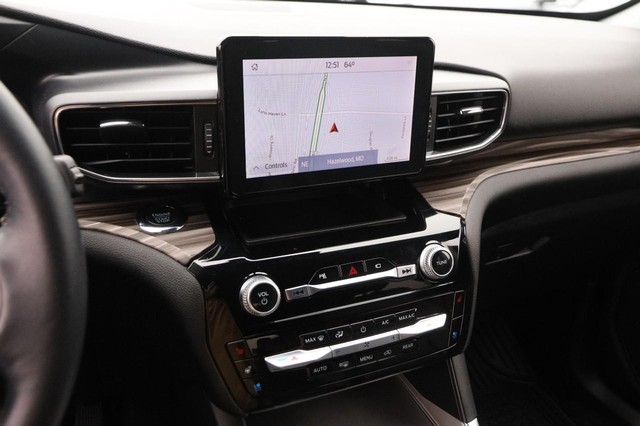 Ford Explorer Vehicle Image 17