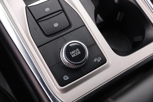 Ford Explorer Vehicle Image 21