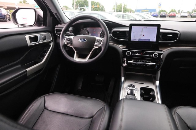 Ford Explorer Vehicle Image 25