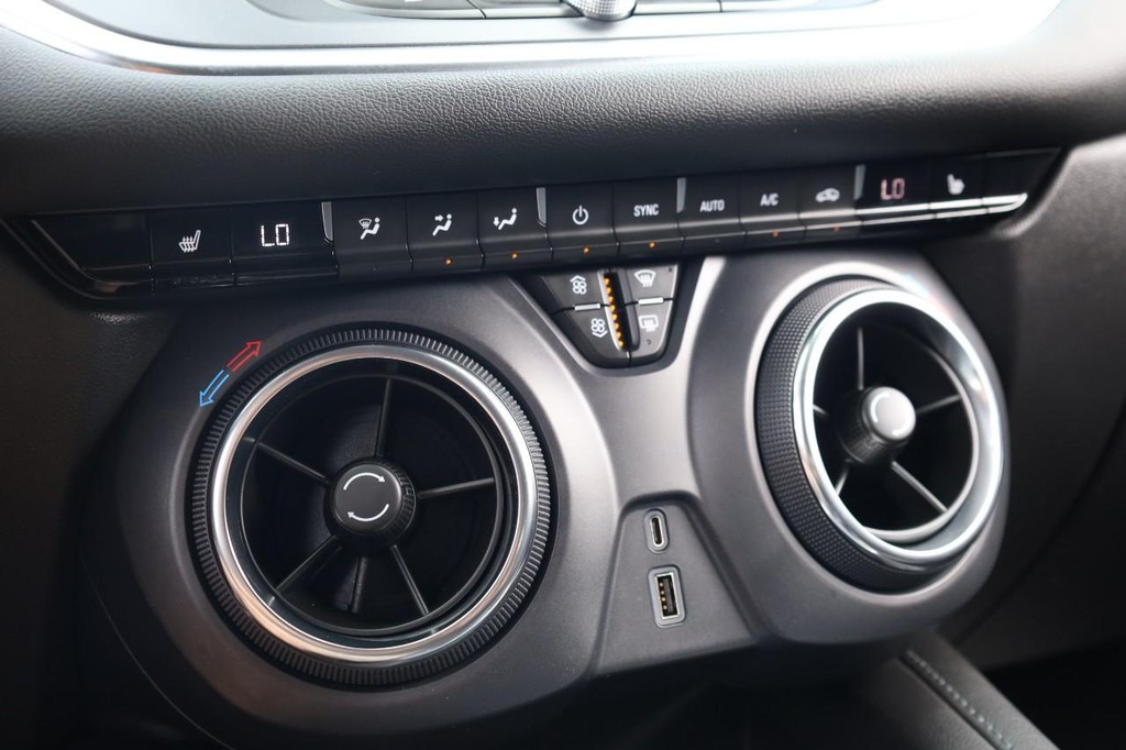 Chevrolet Blazer Vehicle Full-screen Gallery Image 13