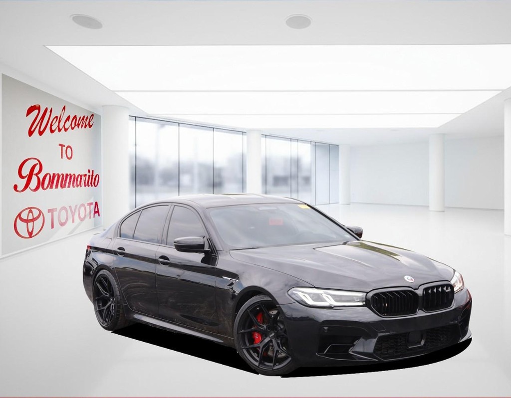 BMW M5 Vehicle Full-screen Gallery Image 02