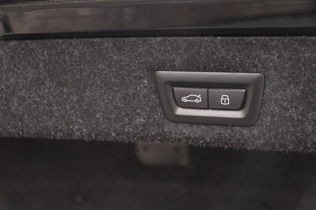 BMW M5 Vehicle Image 08