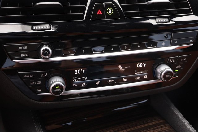BMW M5 Vehicle Image 19