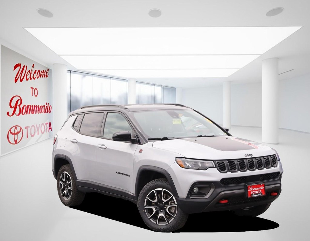 Jeep Compass Vehicle Full-screen Gallery Image 2