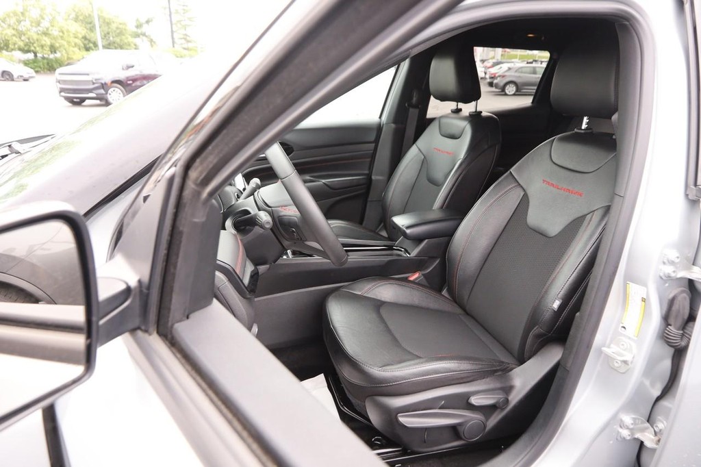 Jeep Compass Vehicle Full-screen Gallery Image 8