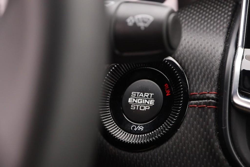 Jeep Compass Vehicle Full-screen Gallery Image 14