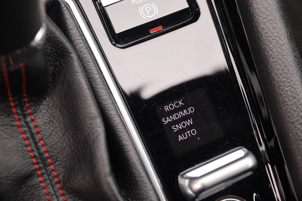 Jeep Compass Vehicle Full-screen Gallery Image 19