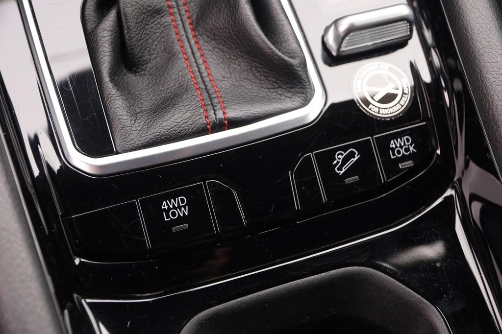 Jeep Compass Vehicle Full-screen Gallery Image 20