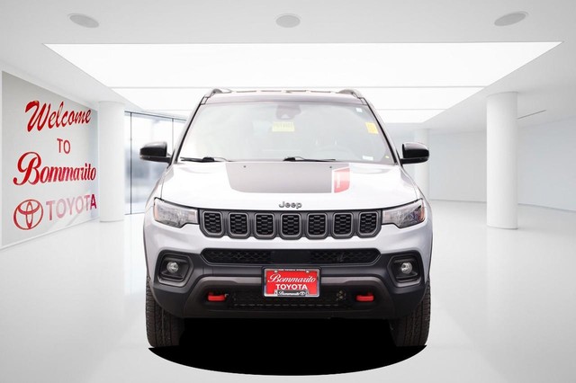 Jeep Compass Vehicle Image 04
