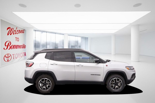 Jeep Compass Vehicle Image 05
